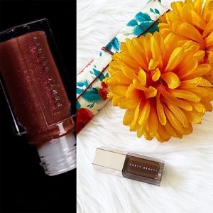 fenty beauty gloss bomb hot chocolit lip gloss
